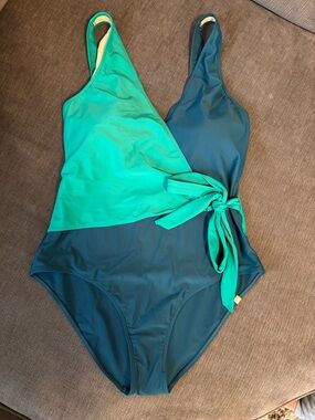 Summersalt The Perfect Wrap Two Tone